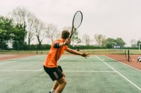 Quelle raquette de tennis choisir pour débuter ?